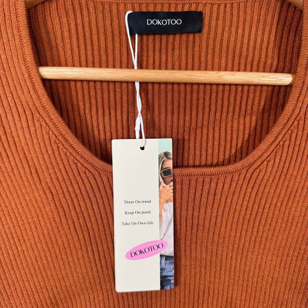 Dokotoo Ribbed Knit Fitted Short Sleeve Scoop Neck Top Rust Orange Medium NWT - Picture 3 of 5